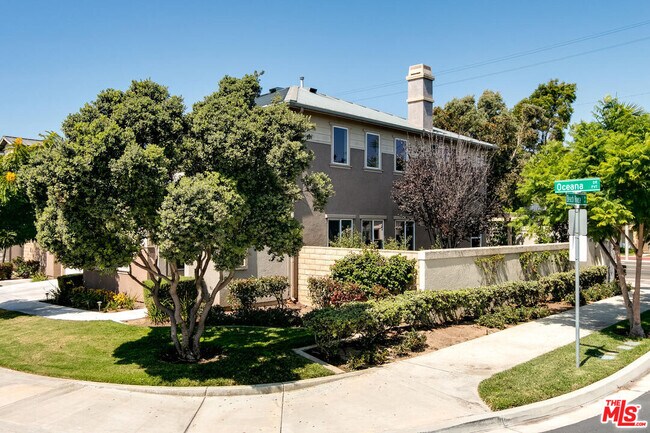 Building Photo - 801 Oceano Dr