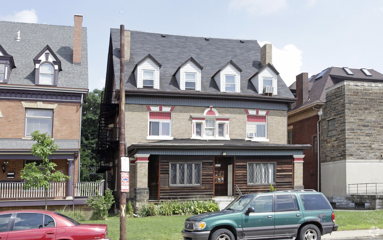 Building Photo - 742 N Negley Ave