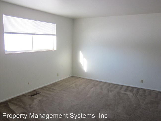 Building Photo - 8317-8319 S Shelba Ct