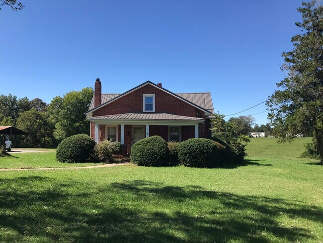 Building Photo - 2600 Connelly Springs Rd