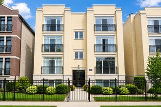 Building Photo - 4843 N Winthrop Ave