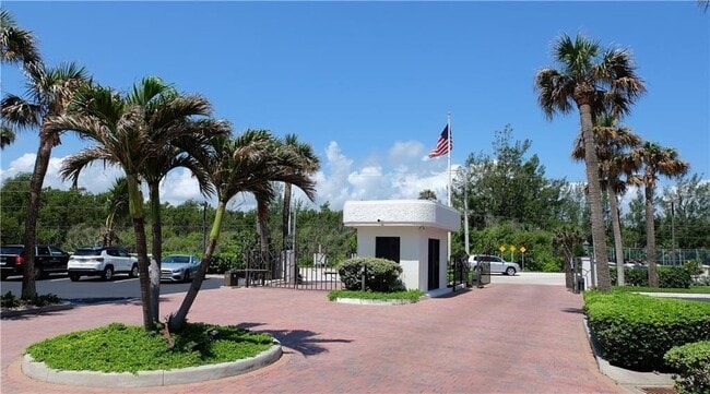 Building Photo - 9950 S Ocean Dr