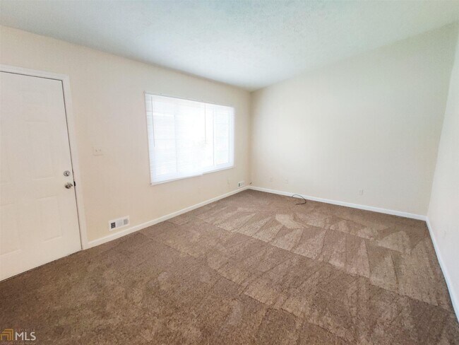 Foto del edificio - 248 Deerfield Dr