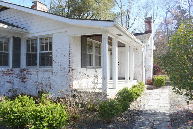 Building Photo - 3447 Masonboro Loop Rd