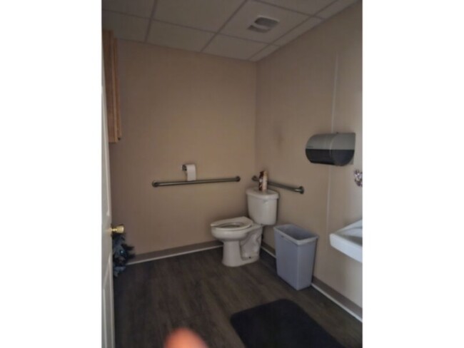 Foto del edificio - 859-829 US-29