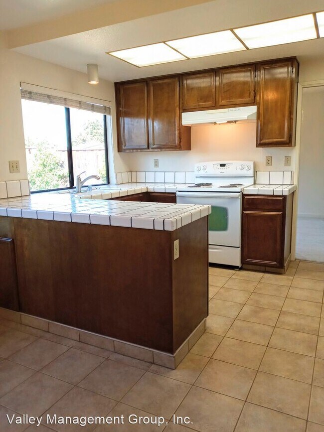 Building Photo - 3 br, 2 bath House - 2049 Flintfield Dr