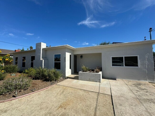 Foto del edificio - 3BR/2BA HOME available NOW in FLETCHER PAR...