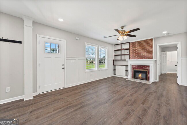 Building Photo - 261 Lagrange St