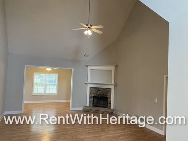 Building Photo - WOW!!!!!...PRETIGIOUS HOME IN WEST RIDGE S...