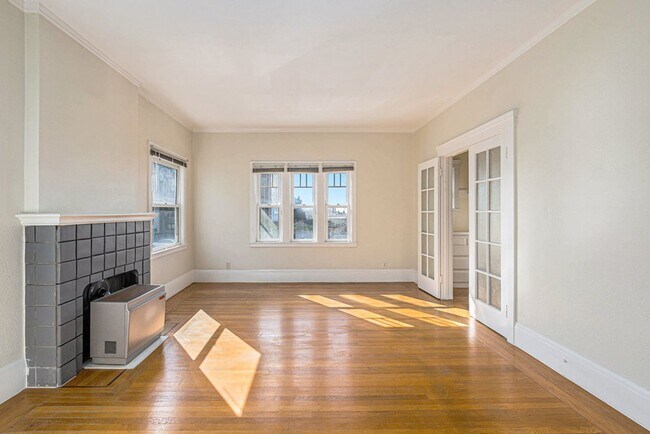 Building Photo - 316 51st St