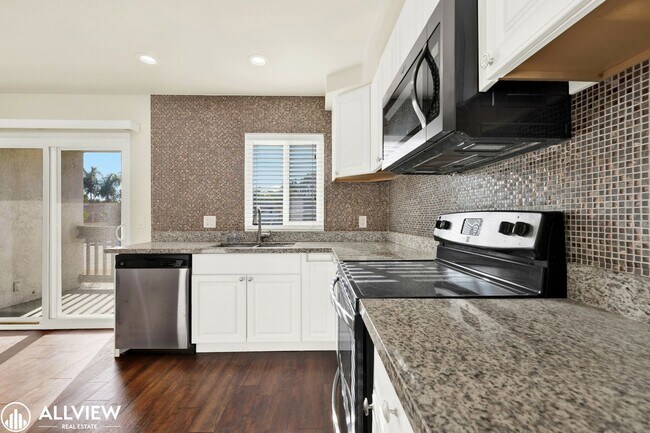 Building Photo - *MOVE IN SPECIAL $500 OFF FIRST MONTH'S RE...