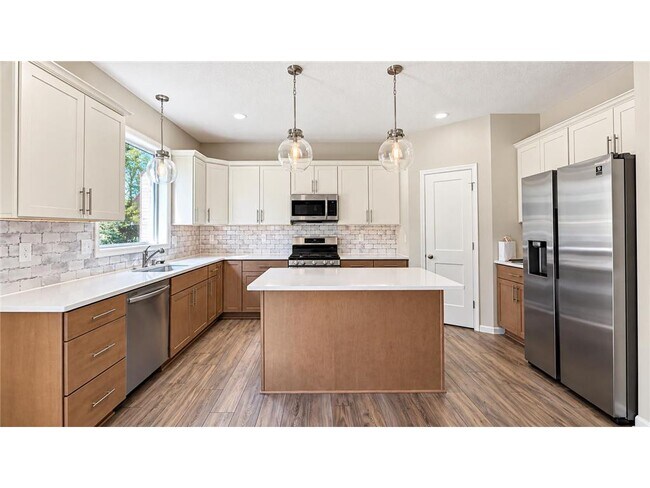 Foto del edificio - 5590 Upper 179th St W
