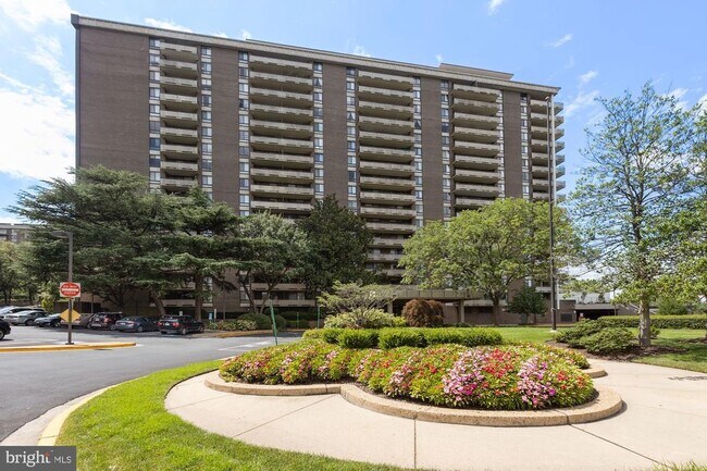 Foto del edificio - 1800 Old Meadow Rd