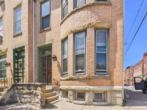 Building Photo - 242 Harris St
