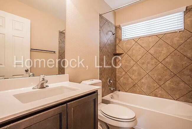 Foto del edificio - 5810 Stanford Dr