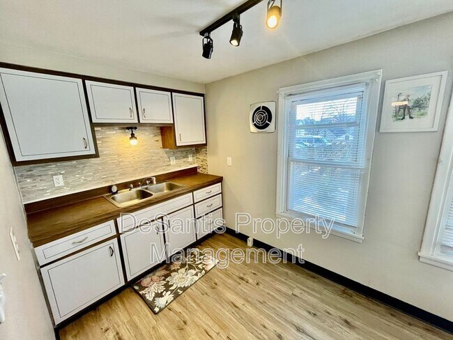 Building Photo - 415 Beaver St