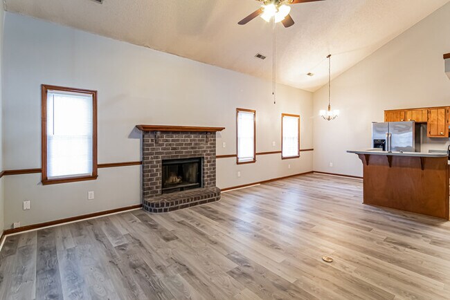Building Photo - Beautiful 3 Bedroom Home in Summerville