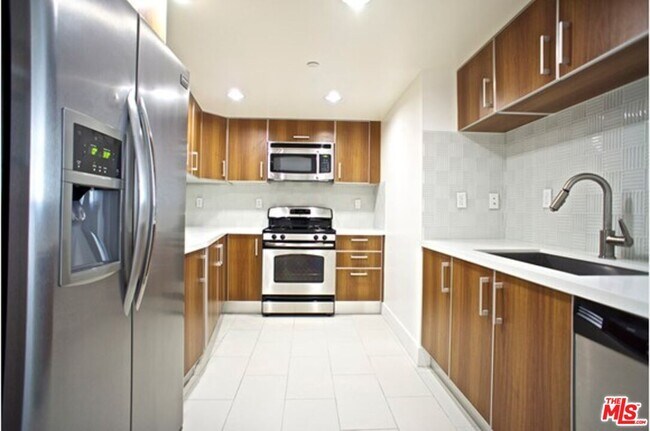 Foto del edificio - 5303 Lankershim Blvd