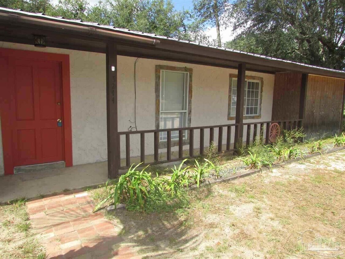 Foto principal - 5246 Peacock Dr