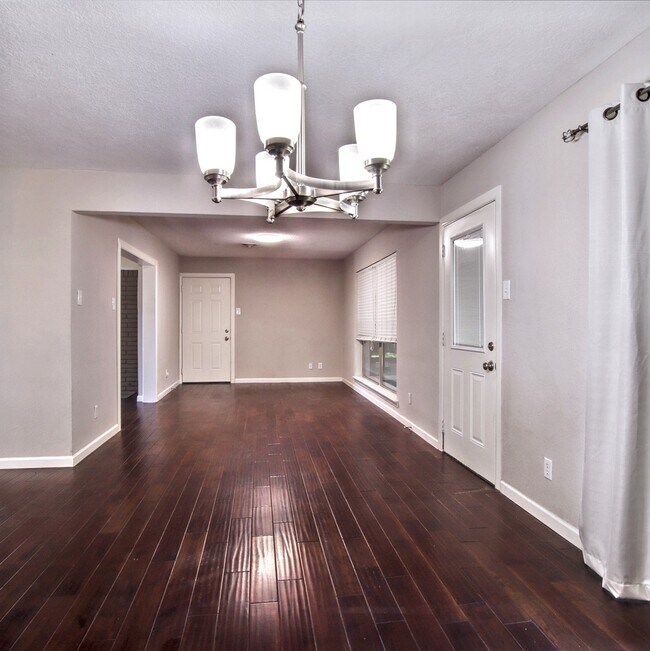 Foto del edificio - 1520 Sunnybrook Dr