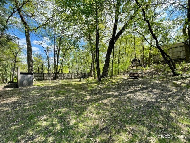 Foto del edificio - 13701 Wood Ln