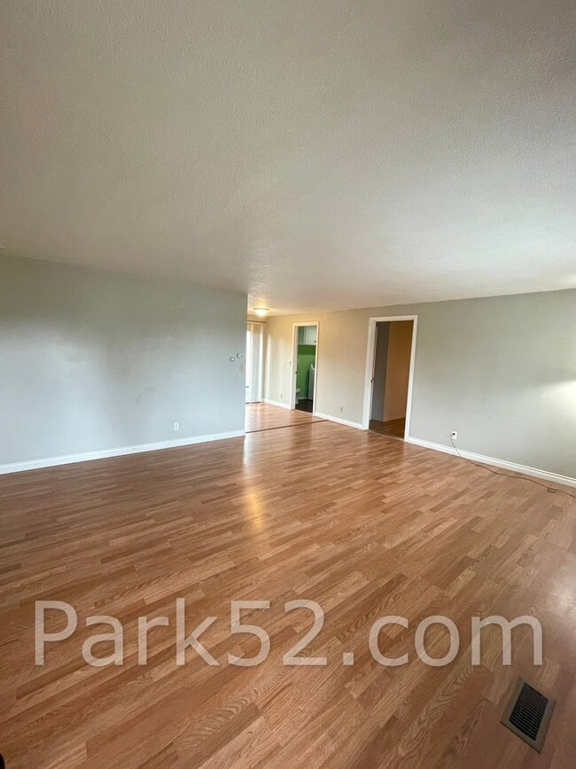 Building Photo - 2501 Bridgeport Way W