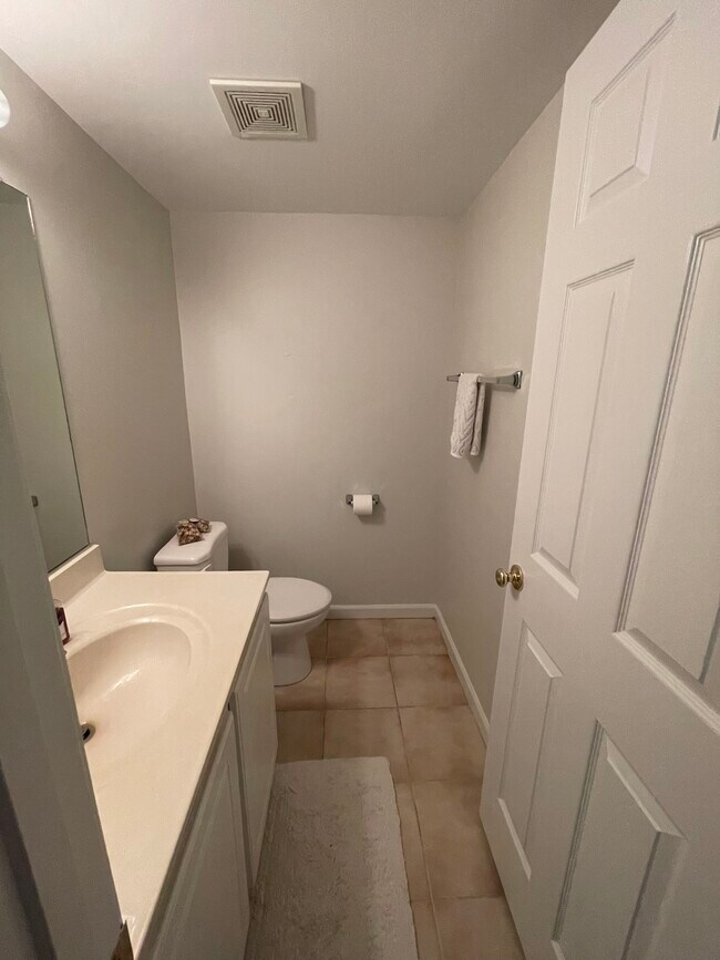 12 Lawngate Ct, Rockville, MD 20854 House Rental in Rockville, MD