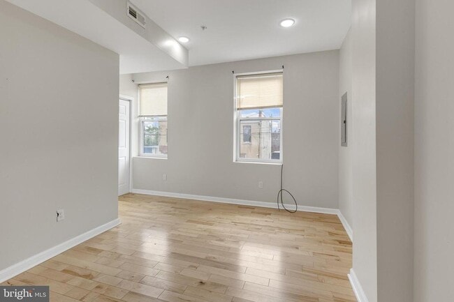 Building Photo - 2604 Frankford Ave
