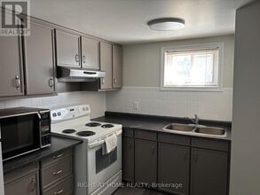 Building Photo - 41 Deerhurst Ave