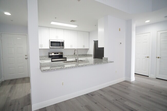 Foto del edificio - 1200 Town Center Dr