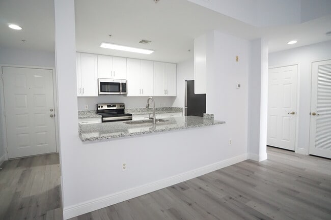 Building Photo - 1200 Town Center Dr