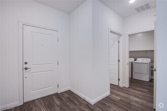 Building Photo - 2555 Hampton Rd
