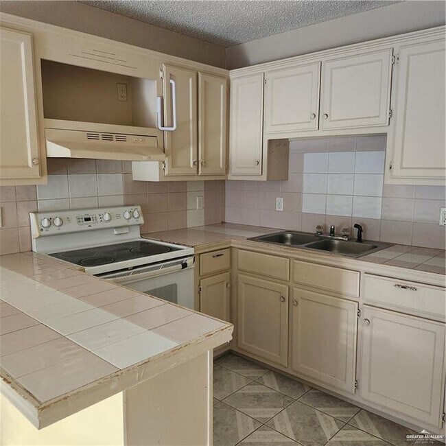 Foto del edificio - 9 Kimberly Ln