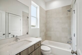 Building Photo - 594 Janisch Rd