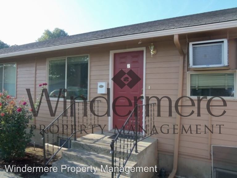 Primary Photo - 516 E Pine St