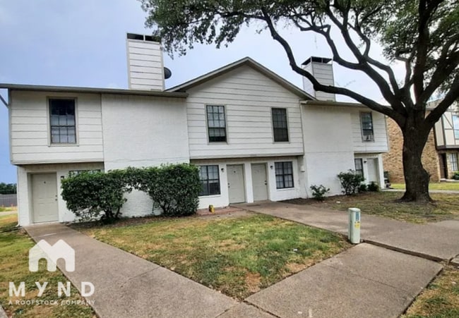 Building Photo - 2806 Wimbledon Ct