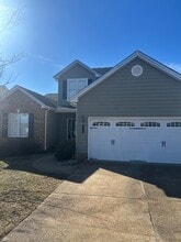 Building Photo - 1115 Helmsdale Dr