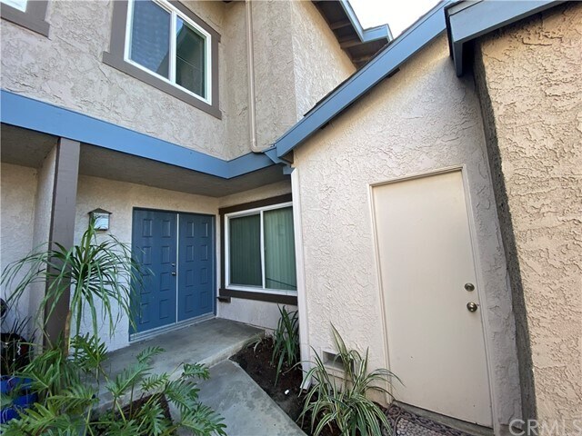 Foto del edificio - 20130 Village Green Dr