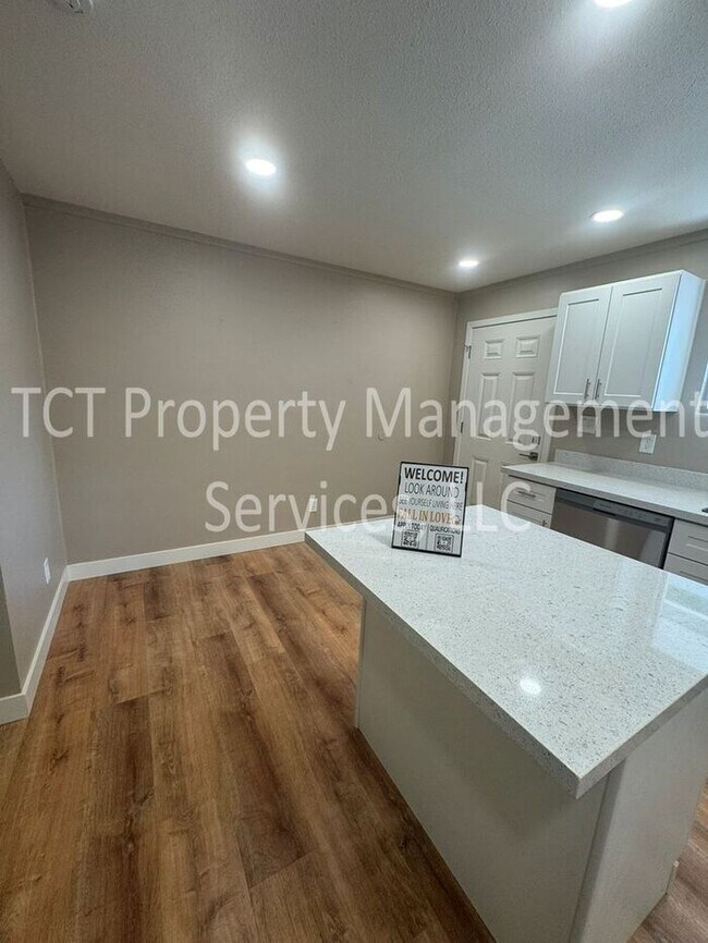 Foto del edificio - Fully Remodeled Duplex Near Downtown Chandler