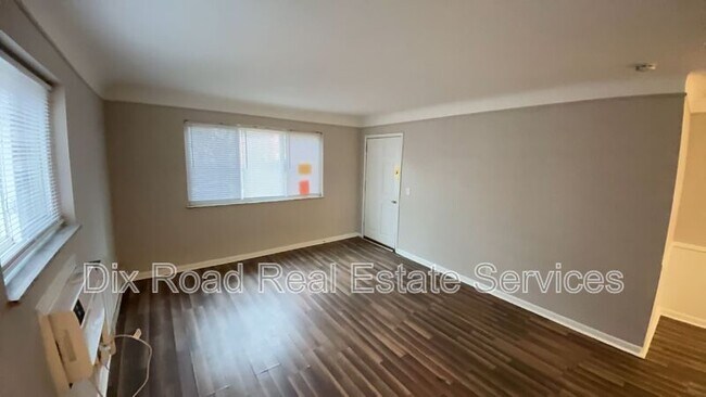 Foto del edificio - 1616 Pelham Pl