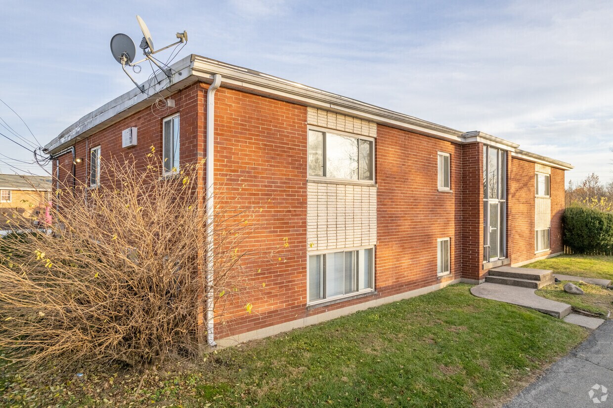 Primary Photo - 411-415 Grandin Ave