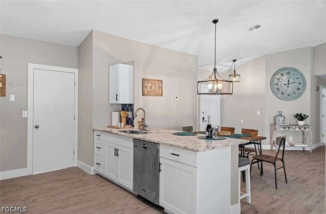 Building Photo - 2206 SE 4th St