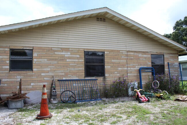 Foto del edificio - 709 Mosley Rd