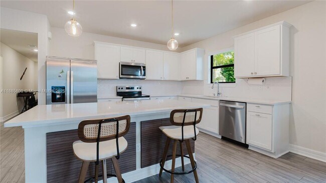 Foto del edificio - 3001 Hibiscus Ave