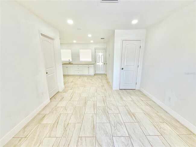 Building Photo - 2117 Calusa Trail