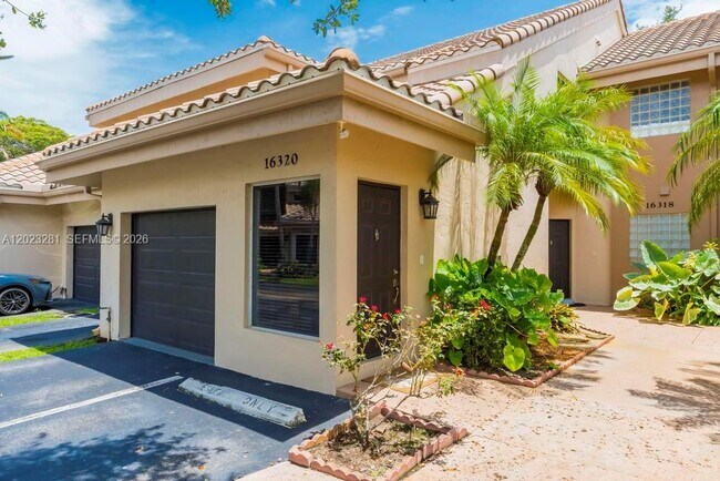 Foto del edificio - 16320 Malibu Dr
