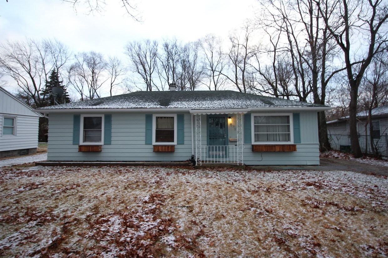 Primary Photo - 6711 Forest Ave
