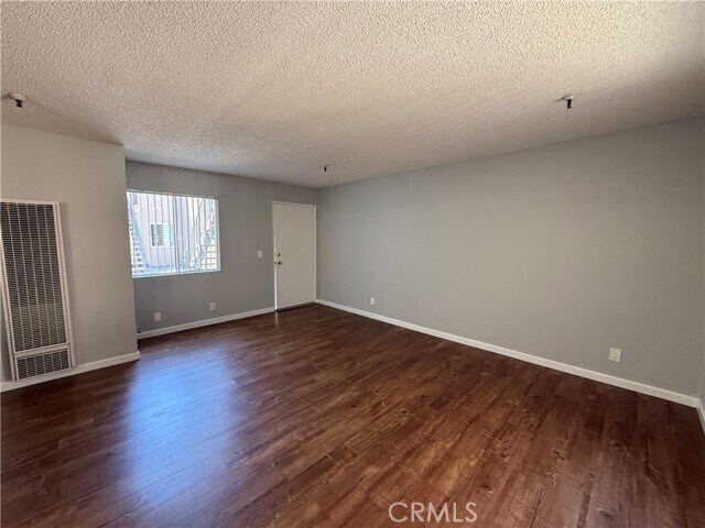 Foto del edificio - 13535 Yukon Ave