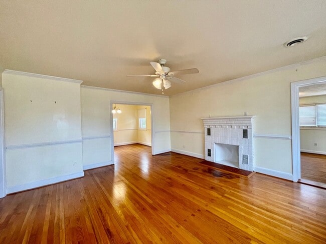 Building Photo - 1109 Smithfield Ave