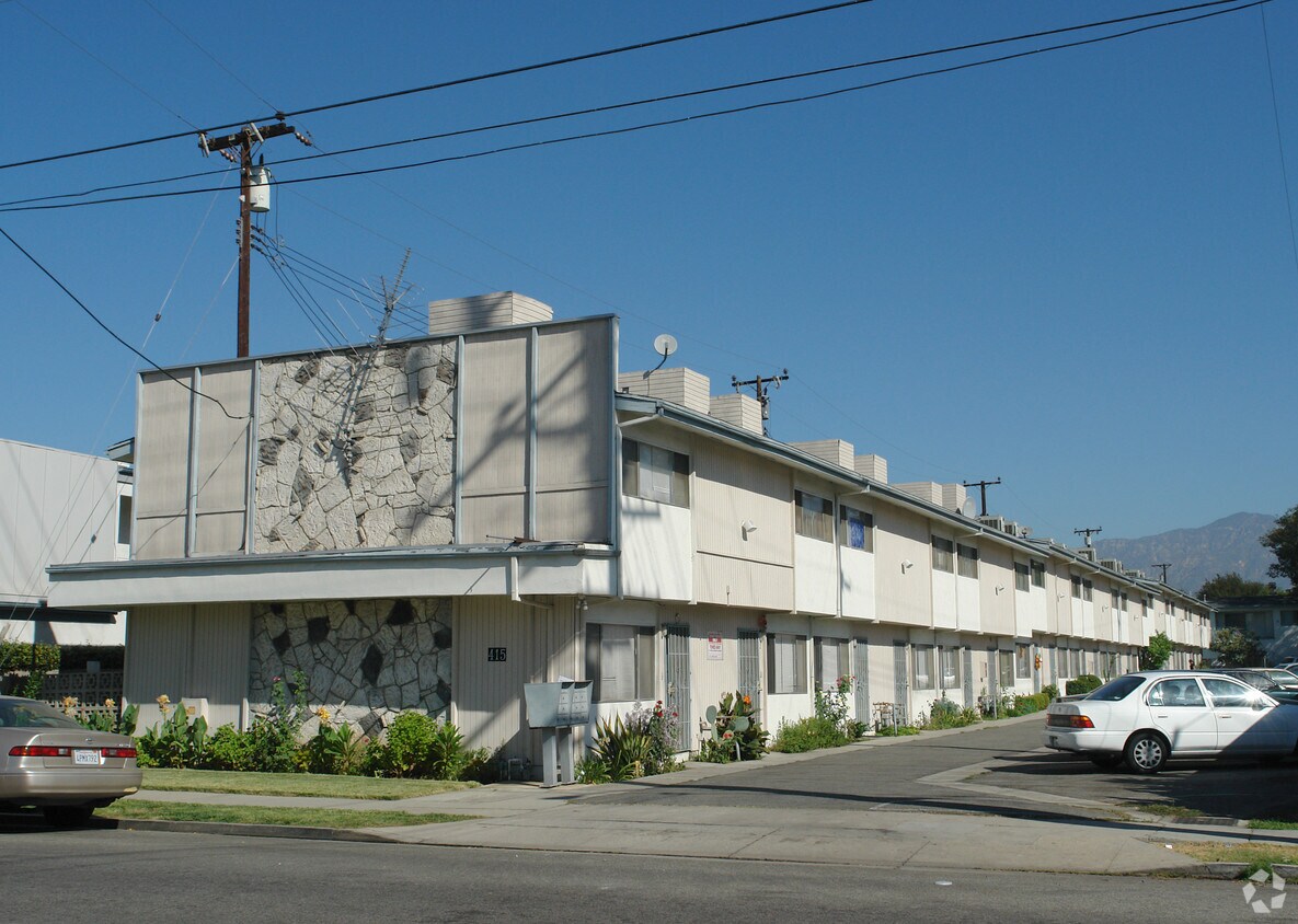 Primary Photo - 415 E Broadway